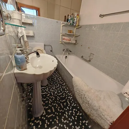 Gemuetlicher Ruhiger Auf Der Frechener Fussgaenger Zone * فريشن