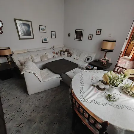 Gemuetlicher Ruhiger Auf Der Frechener Fussgaenger Zone * فريشن