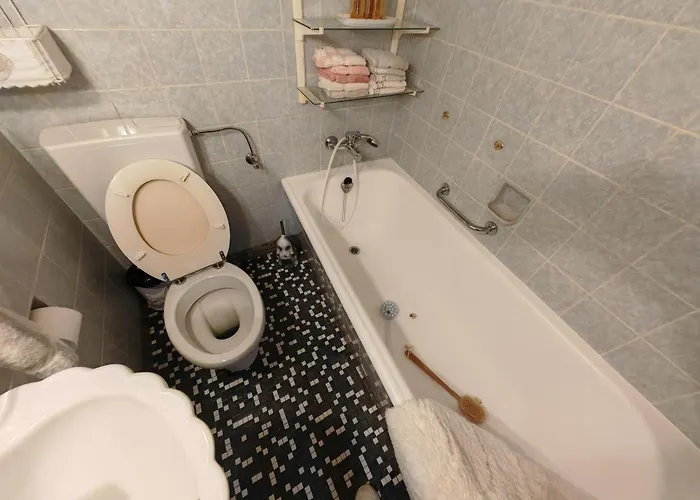 Gemuetlicher Ruhiger Auf Der Frechener Fussgaenger Zone