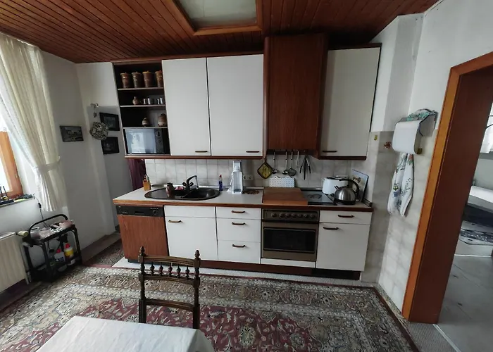 Gemuetlicher Ruhiger Auf Der Frechener Fussgaenger Zone * פרכן