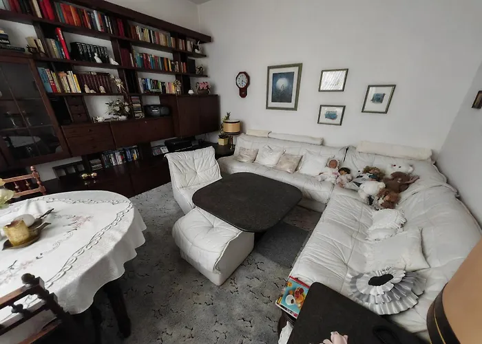 Gemuetlicher Ruhiger Auf Der Frechener Fussgaenger Zone *