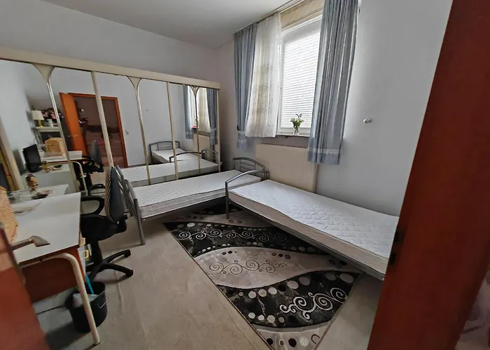 Gemuetlicher Ruhiger Auf Der Frechener Fussgaenger Zone פרכן