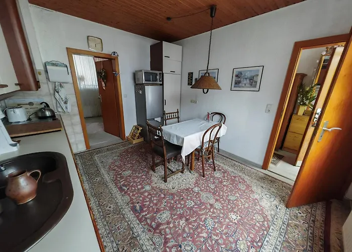 דירה Gemuetlicher Ruhiger Auf Der Frechener Fussgaenger Zone פרכן