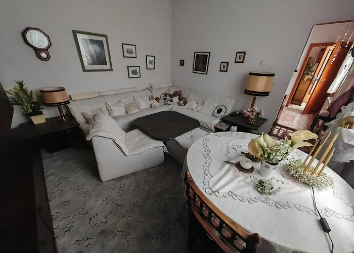 Gemuetlicher Ruhiger Auf Der Frechener Fussgaenger Zone * פרכן